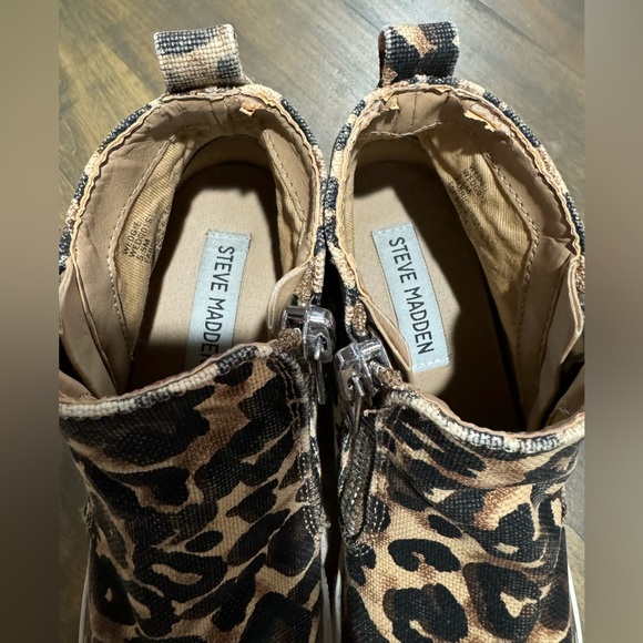 Women’s Steve Madden Cheetah Print Wedgie Sneaker Shoes Size 5.5M WEDG01S1 - Picture 3 of 9